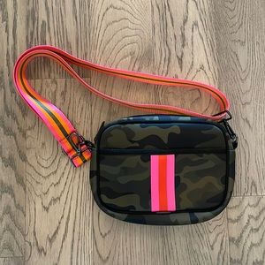 NWT Haute Shore Drew Crossbody in Showoff
